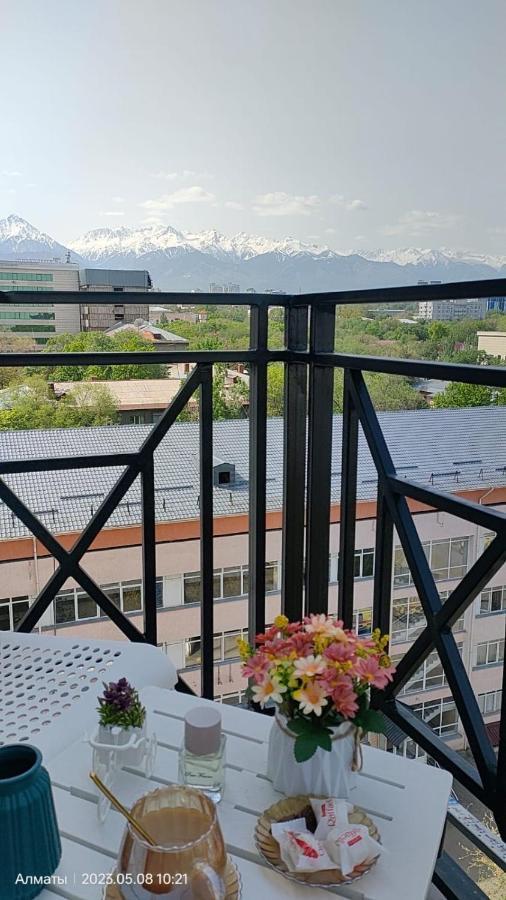 Студия В Центре Города, В «Золотом Квадрате» Alma-Ata Exteriör bild