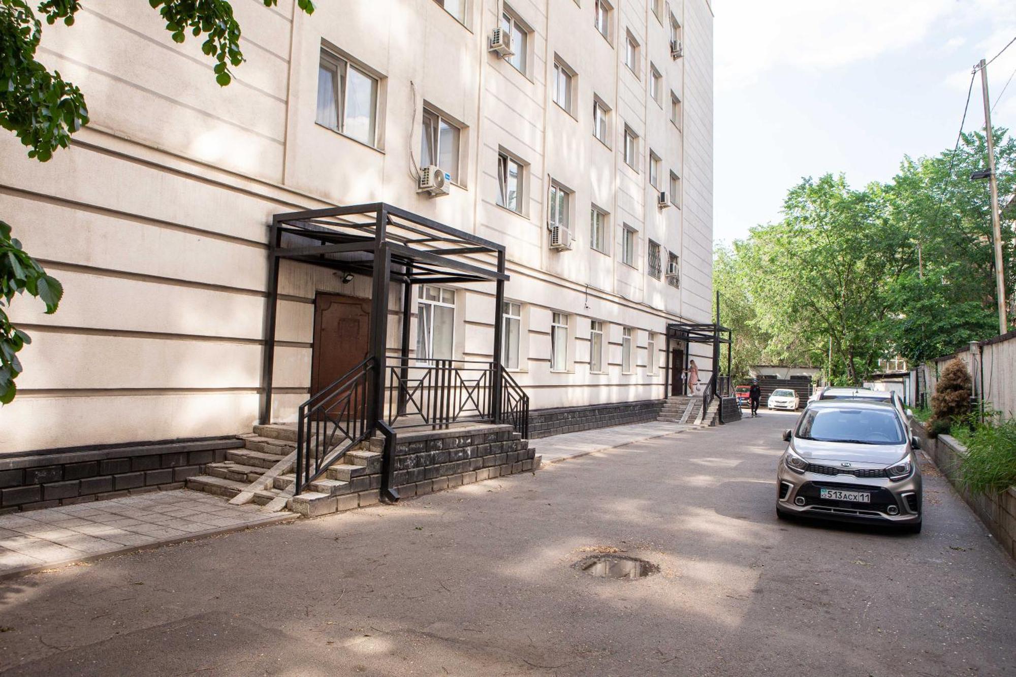 Студия В Центре Города, В «Золотом Квадрате» Alma-Ata Exteriör bild